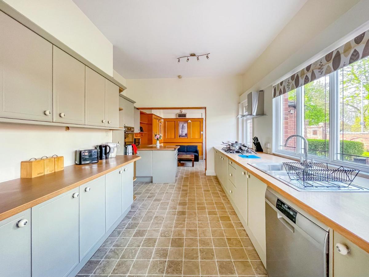 *Rg9Bc* For Your Most Relaxed & Cosy Stay + Free Parking + Free Fast Wifi * Leeds  Extérieur photo