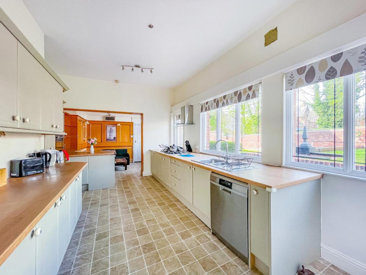 *Rg9Bc* For Your Most Relaxed & Cosy Stay + Free Parking + Free Fast Wifi * Leeds  Extérieur photo